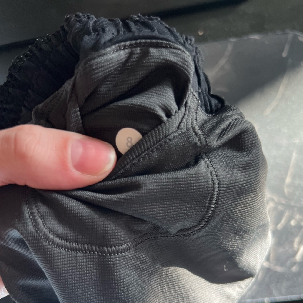 Lululemon Black Hotty Hot Short in Swift fabric - Picture 2 of 7